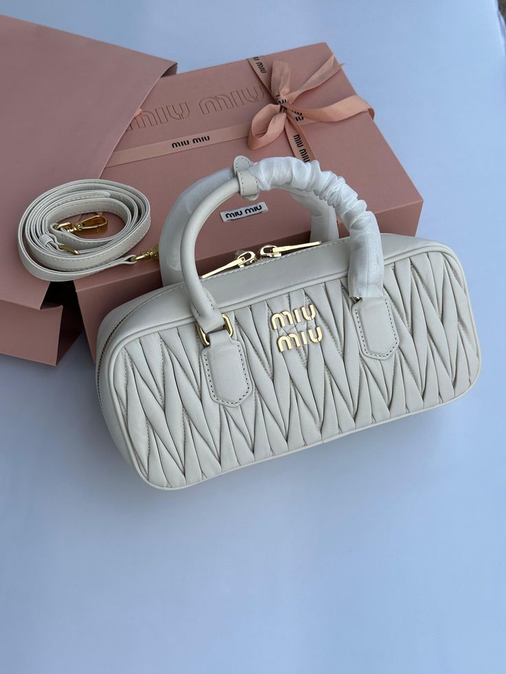 miu miu Sac à main en cuir Arcadie Blanc