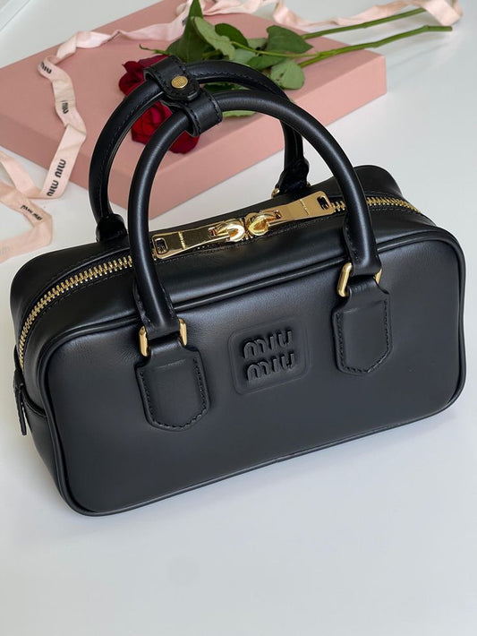 Miu miu Sac Arcadie en cuir Noir