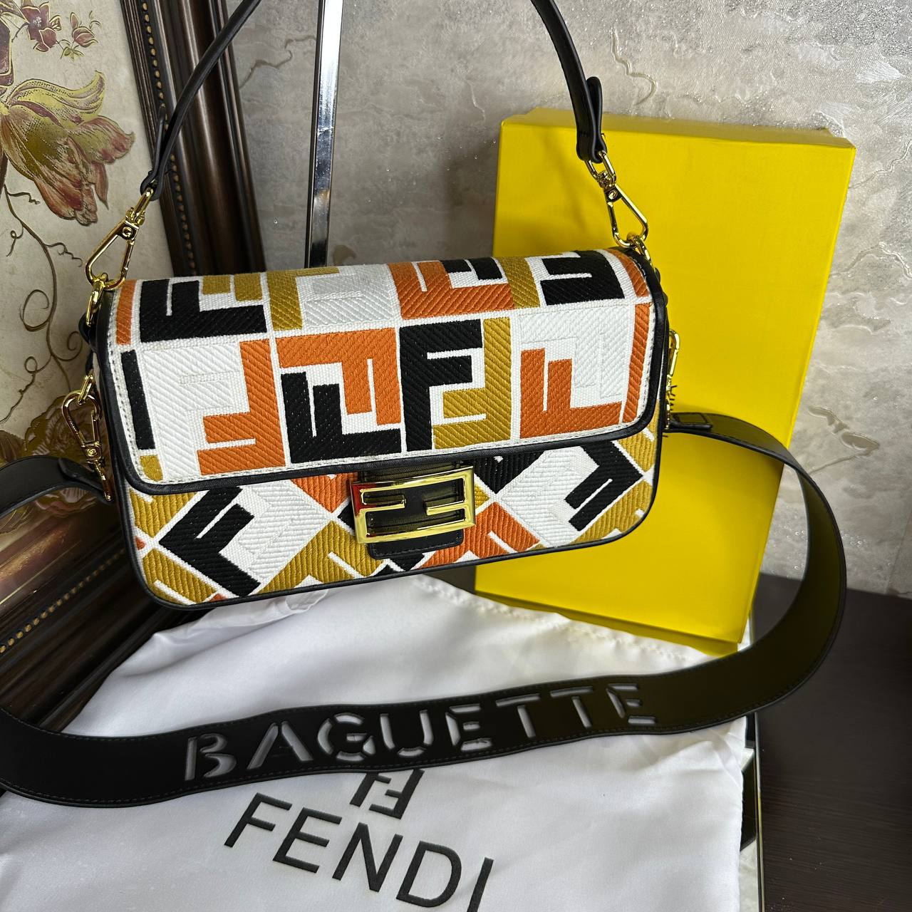 FENDI Baguette