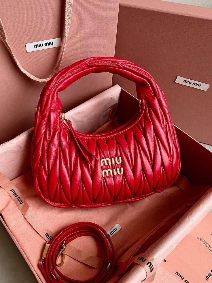 miu miu Sac à main en cuir Arcadie red