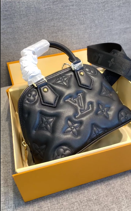 Louis Vuitton Alma BB Matelassé Noir