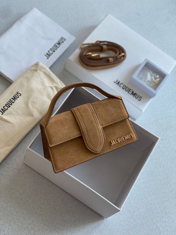 Jacquemus Le Bambino