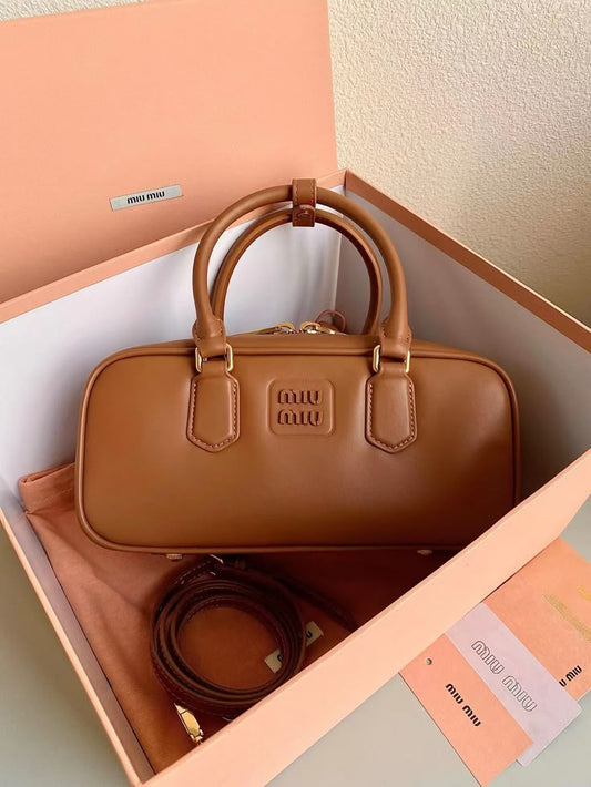 miu miu Sac Arcadie en cuir Marron